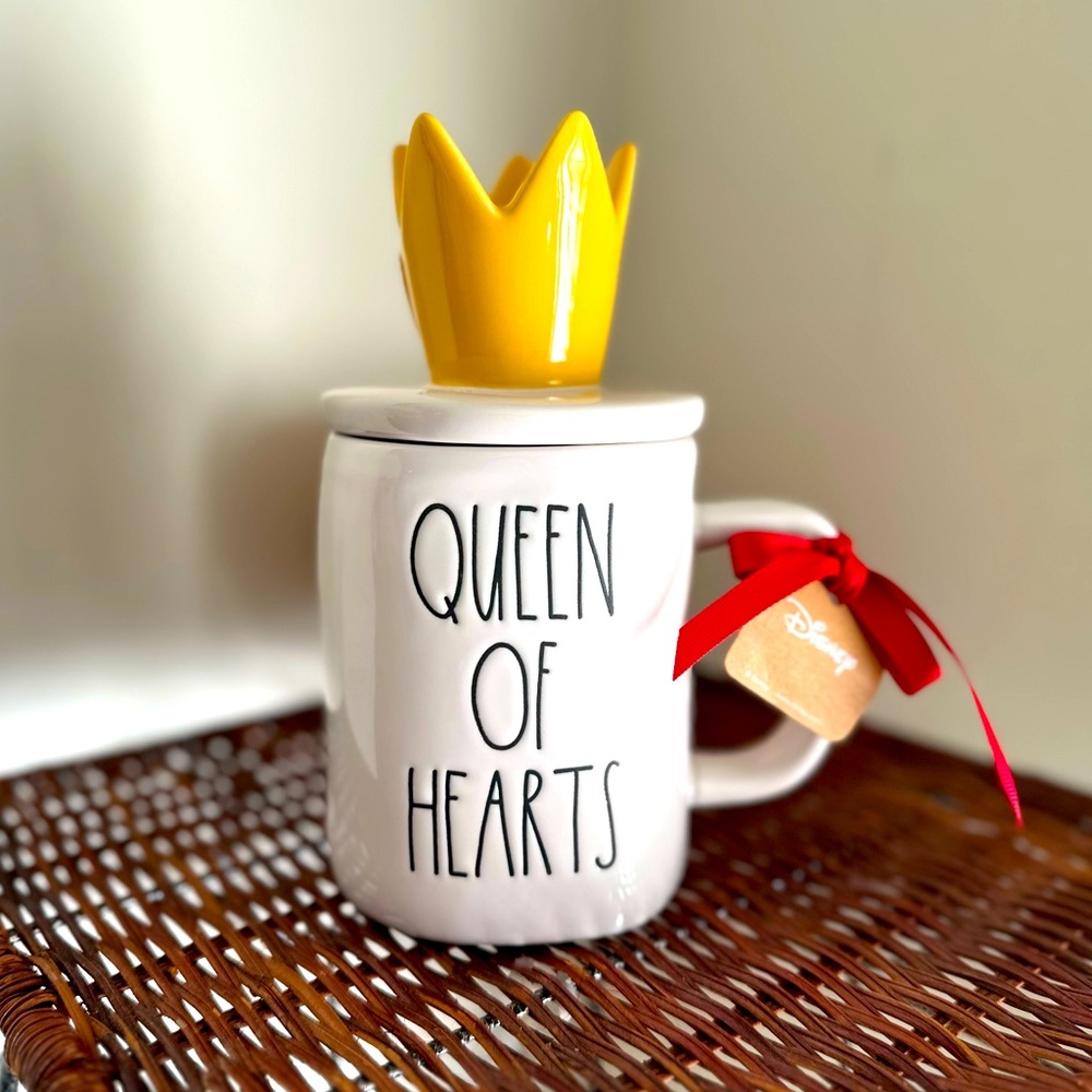 🆕Rae Dunn| Queen of Hearts Mug ☕️ | NWT| Removable top